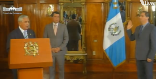 El presidente Otto Pérez juramentó a Luis Enrique Monterroso como Ministro de Salud Pública y Asistencia Social.
