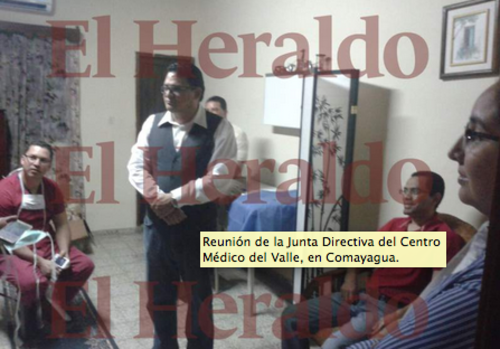 Los m&eacute;dicos que tuvieron contacto con el paciente utilizaron equipo especial, indicaron las autoridades de salud. (Foto: El Heraldo) 