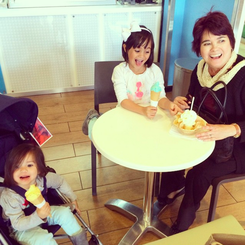 Las mam&aacute;s sustitutas cuidan a los ni&ntilde;os con la misma dedicaci&oacute;n que las biol&oacute;gicas. (Foto: cortes&iacute;a Nancy Chang).