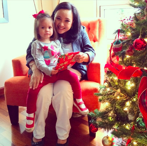 T&iacute;as, abuelas, amigas, maestras y ni&ntilde;eras relevan a las mam&aacute;s y colaboran en la crianza. (Foto: Cortes&iacute;a Nancy Chang)