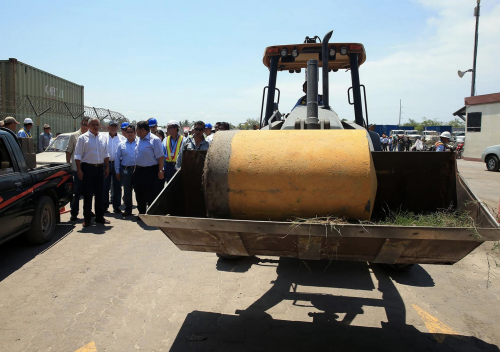 Parte de levantar la Intervenci&oacute;n fue cerrar algunas puertas que eran administradas por empresas privadas y donde, seg&uacute;n el presidente P&eacute;rez Molina, sal&iacute;an productos de manera ilegal. (Foto: Presidencia) 