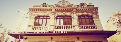 La &uacute;ltima cr&oacute;nica de Asturias est&aacute; dedicada a este hotel, hoy en d&iacute;a desaparecido. "Esta ciudad tiene un r&iacute;o viejo en el que nadie se ba&ntilde;a iglesias en las que nadie reza palacios en los que nadie vive (...) Par&iacute;s se llama esta ciudad". (Foto: rutacervantes.es) 