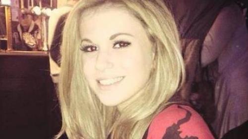 Vicky Balch tiene 20 a&ntilde;os y su vida est&aacute; en peligro luego del accidente ocurrido en la monta&ntilde;a rusa. (Foto: BBC)