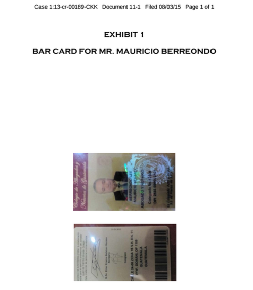 Credenciales del abogado guatemalteco Mauricio Berreondo, quien mantiene la defensa de las propiedades de Jairo Orellana. 