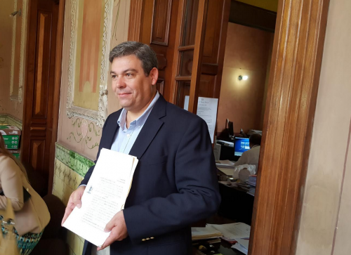 Erwin Deger, como presidente de la Asociaci&oacute;n Guatemalteca de Contratistas de la Construcci&oacute;n (AGCC) present&oacute; el memorial ante el TSE. (Foto: Soy502) 