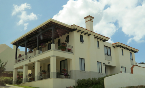 Vista de la residencia de la jueza Jisela Reinoso. Seg&uacute;n el MP y Cicig el inmueble fue adquirido de manera irregular. (Foto: Cicig) 