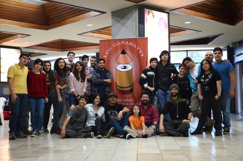 Los Garabatti se re&uacute;nen una vez al mes. (Foto: Selene Mej&iacute;a/Soy502) 