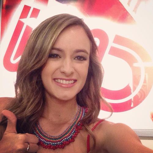 Stephanie en camerino, esperando su salida en "Showbiz". (Foto: Stephanie Zelaya) 