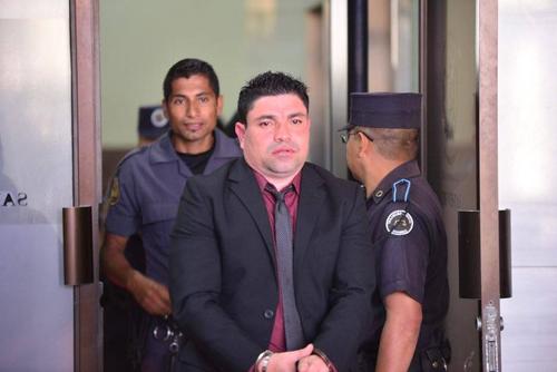 El "Taquero" siempre llegó a las audiencias con un atuendo formal.  (Foto:  Jesús Alfonso/Soy502) 