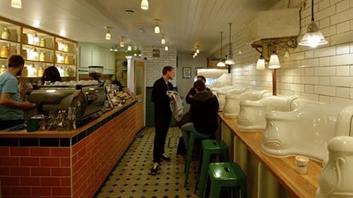 The Attendant en Londres ocupa un antiguo ba&ntilde;o victoriano que se construy&oacute; alrededor de la d&eacute;cada de 1890. (Foto: CNN)