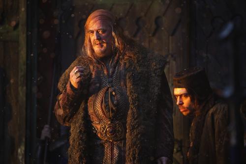 Stephen Fry y su personaje en la pel&iacute;cula "The Hobbit". (Foto: sensacine.com) 