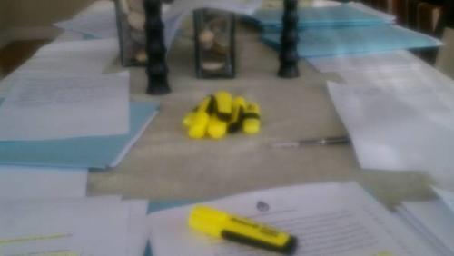 Nisman envi&oacute; un d&iacute;a antes de ser localizado muerto una fotograf&iacute;a al vicepresidente de la DAIA, Waldo Wolff, donde muestra los documentos en los que trabajaba. (Foto El Clar&iacute;n/Soy502)