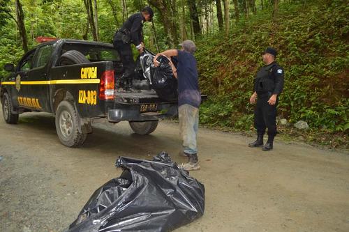 Siete cuerpos sin vida fueron localizados esta ma&ntilde;ana en Morales, Izabal. La polic&iacute;a todav&iacute;a no tiene una versi&oacute;n oficial de lo ocurrido. (Foto: Soy502)