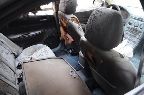 El auto sufri&oacute; muchos da&ntilde;os tanto por fuera como por dentro