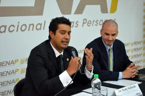 En la actividad donde se desarroll&oacute; el evento se omiti&oacute; el nombre del representante del FBI por motivos de seguridad. (Foto Renap)