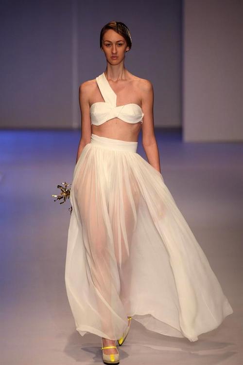 Las prendas de Lafuente son inspiradas en detalles arquitect&oacute;nicos.