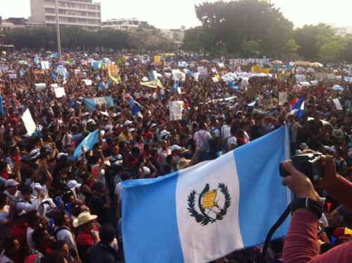 Invitación a rendir homenaje a todas las victimas de la corrupción, violencia y negligencia de las autoridades en la manifestación #13J. 