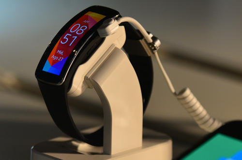 Al Gear Fit se le puede intercambiar correa para que combine con tu ropa. (Foto: Wilder L&oacute;pez/Soy502)