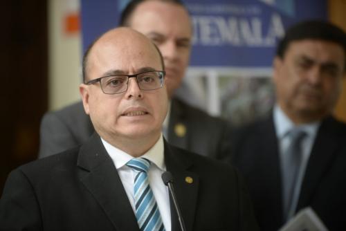 Intendente Abel Cruz ofreci&oacute; declaraciones al t&eacute;rmino del Gabinete Econ&oacute;mico. (Foto: Wilder L&oacute;pez/Soy502)