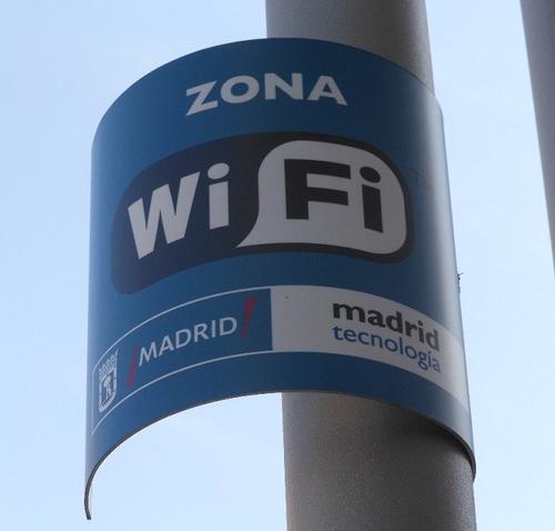 En varios lugares se anuncia la disponibilidad de WiFI para los usuarios.  (Foto: Internet) 
