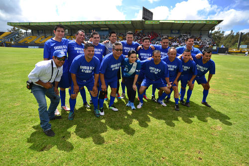 Este es el equipo que jug&oacute; representando a radio Sonora. (Foto: Wilder L&oacute;pez/Soy502)
