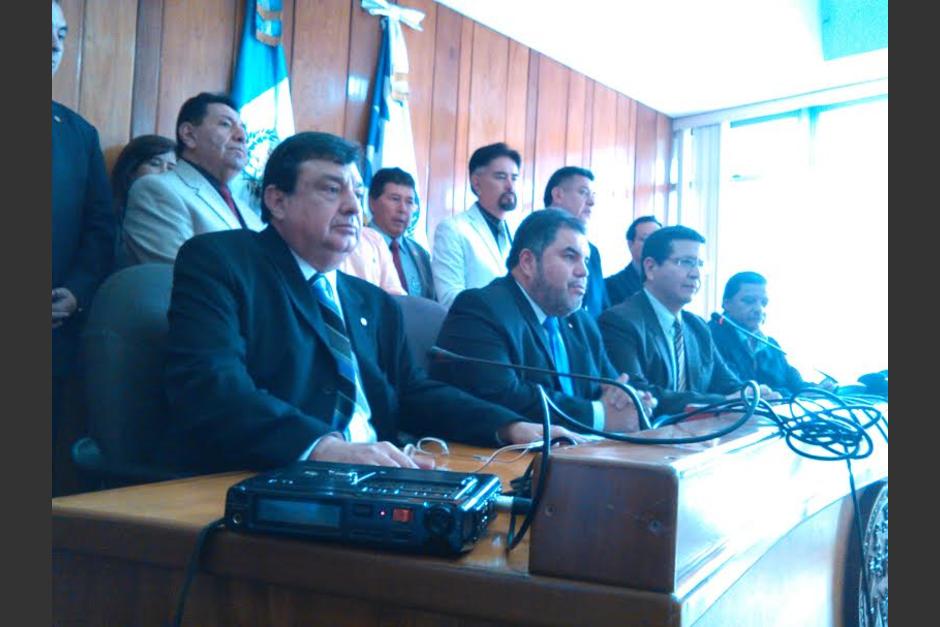 El Rector de la Universidad de San Carlos de Guatemala se&ntilde;al&oacute; que los estudiantes que habr&iacute;an resultado intoxicados consumieron bebibas alcoh&oacute;licas bajo su consentimiento. (Foto: Rolando Alvarado/Soy502)&nbsp;