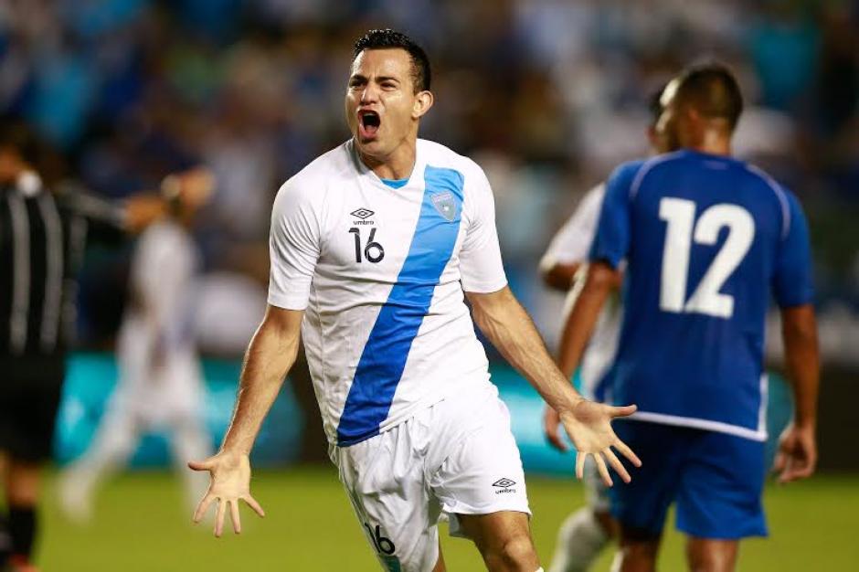 Marco Pablo Pappa grita con todo el gol para Guatemala frente a El Salvador en Los &Aacute;ngeles, California. (Foto: Germ&aacute;n Alegr&iacute;a/Nuestro Diario)
