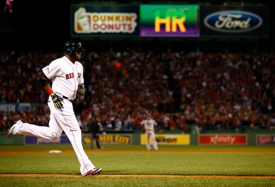 David Ort&iacute;z fue el h&eacute;roe de la noche para los Medias Rojas de Boston. (AFP)