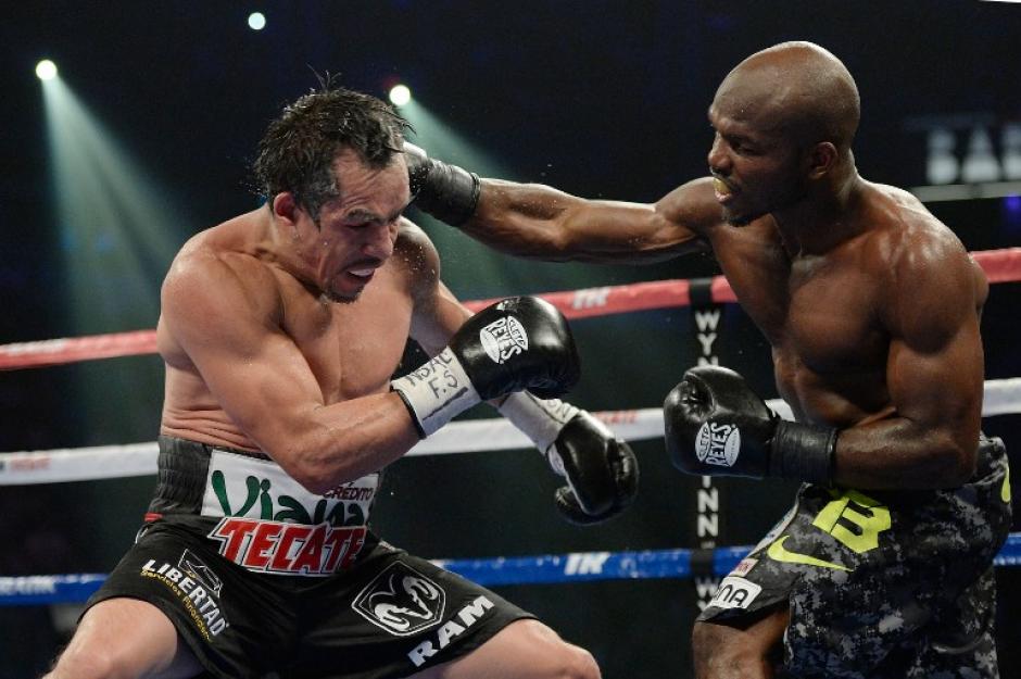El boxeador estadounidense Timothy Bradley super&oacute; al mexicano Juan Manuel M&aacute;rquez. (Jeff Bottari/AFP)