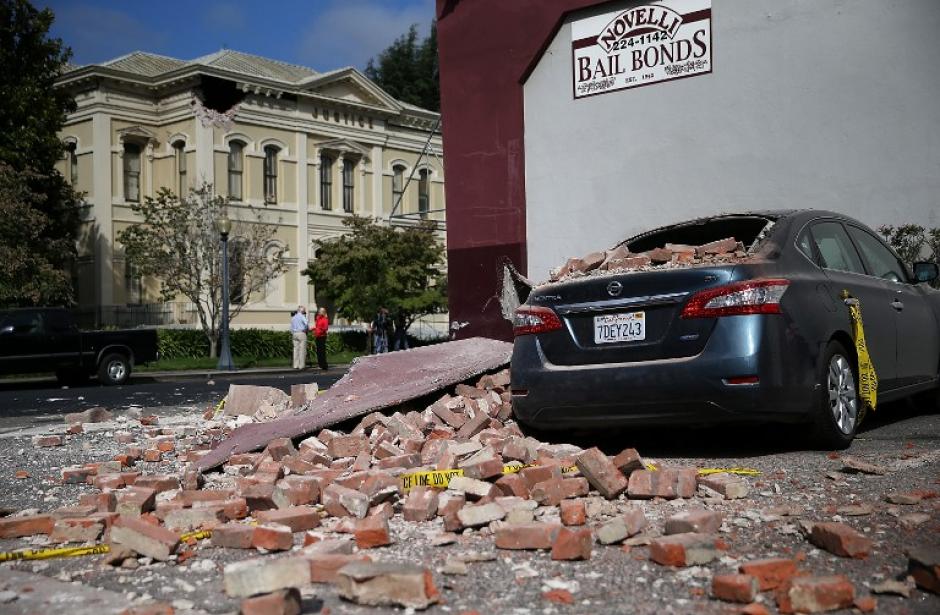 California experiment&oacute; un sismo de 6.1 grados, con epicentro a diez kil&oacute;metros de profundidad, unos diez kil&oacute;metros al suroeste de la ciudad de Napa.