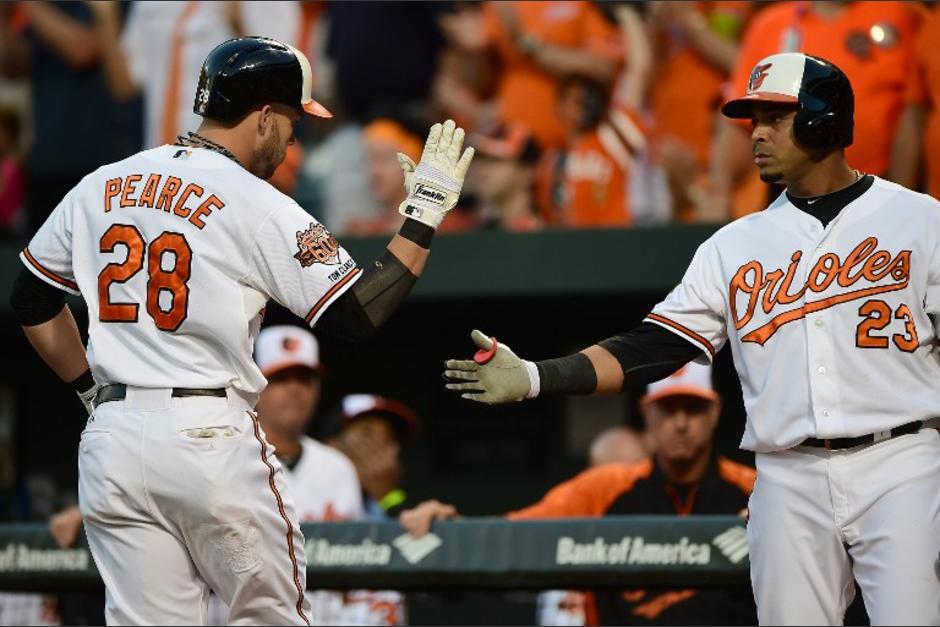 Los Orioles celebran durante el juego que ganaron a los Rays de Tampa Bay. (Foto: AFP)