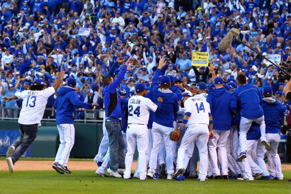 Los Reales arrollaron 4-0 a los Orioles y disputar&aacute;n la Serie Mundial. (Foto: AFP)