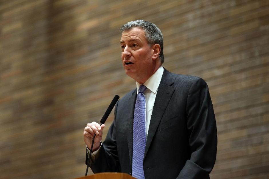 Bill De Blasio fue juramentado como el nuevo alcalde de Nueva York. En su aplastante victoria obtuvo el apoyo de la comunidad latina. (Foto AFP)