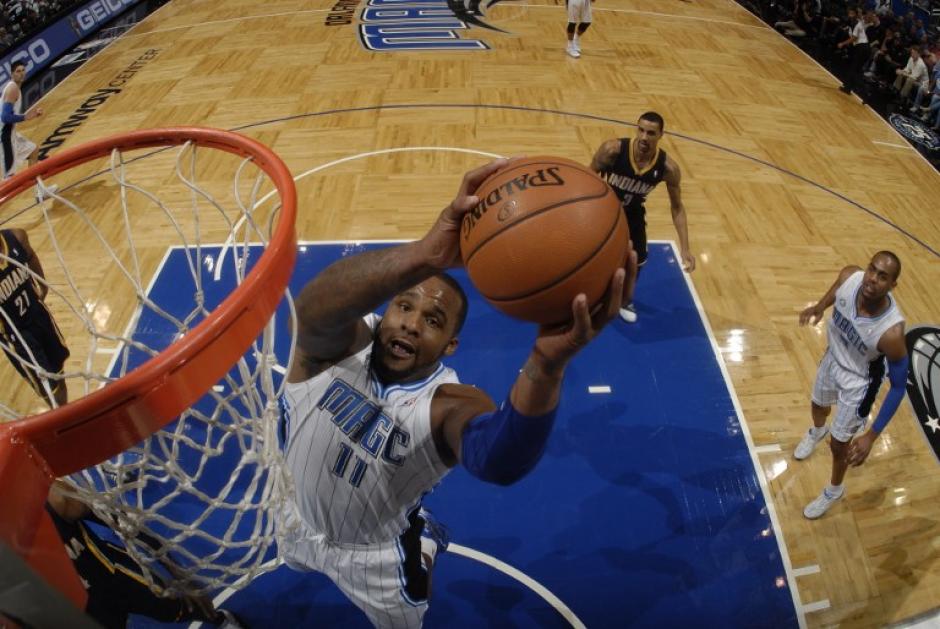 Glen David de los Magic de Orlando a punto de anotar en el juego ante los Pacers de Indiana. (Foto: Fernando Medina/AFP)