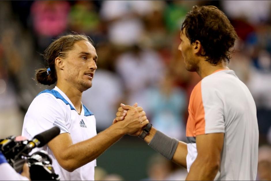 Rafael Nadal felicita al ucraniano&nbsp;Alexandr Dolgopolov tras caer en el Indian Wells. (Foto: AFP)