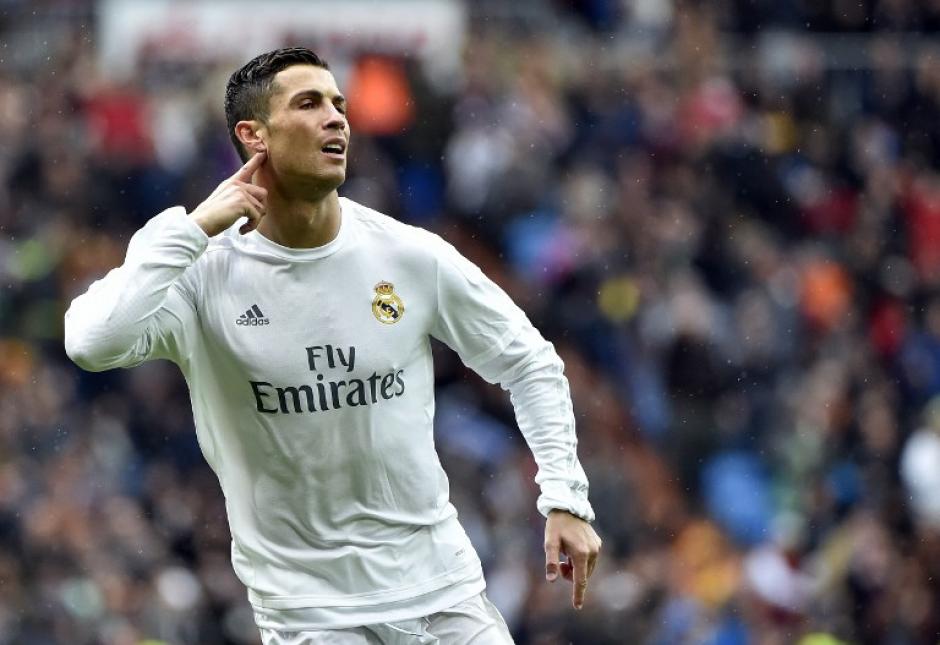 As&iacute; festej&oacute; Cristiano el primer gol de Real Madrid ante Celta de Vigo. Signo desafiante a la grada del Bernab&eacute;u. (Foto: AFP)