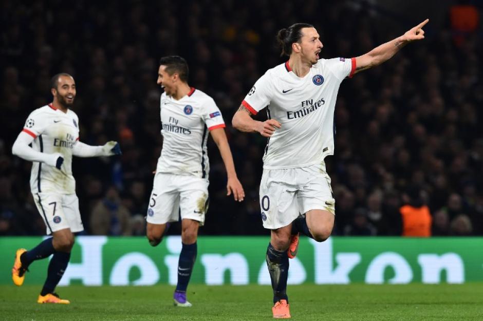Zlatan Ibrahimovic anot&oacute; el segundo gol del PSG en el estadio Stamford Bridge. (Foto: AFP)