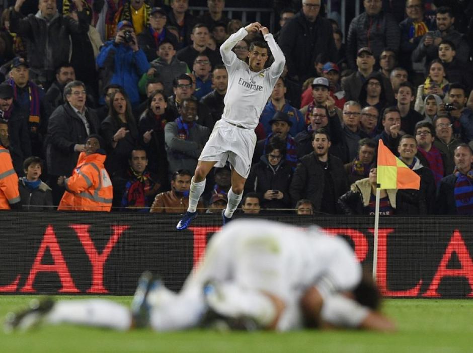 Cristiano Ronaldo festej&oacute; su gol n&uacute;mero 16 ante Barcelona, en el cl&aacute;sico de Espa&ntilde;a. (Foto: AFP)