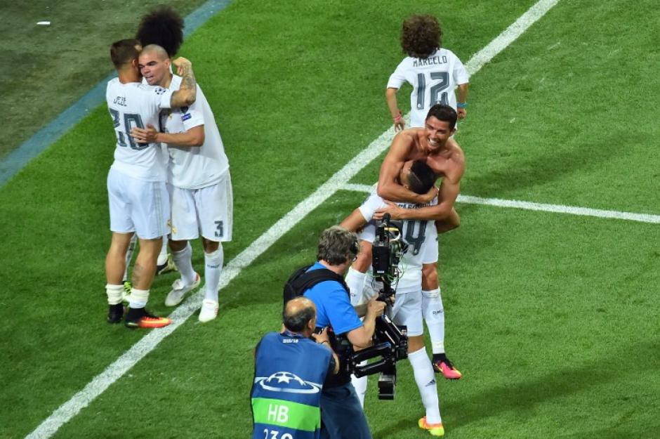 Real Madrid festej&oacute; su und&eacute;cima Champions League en la historia. (Foto: AFP)