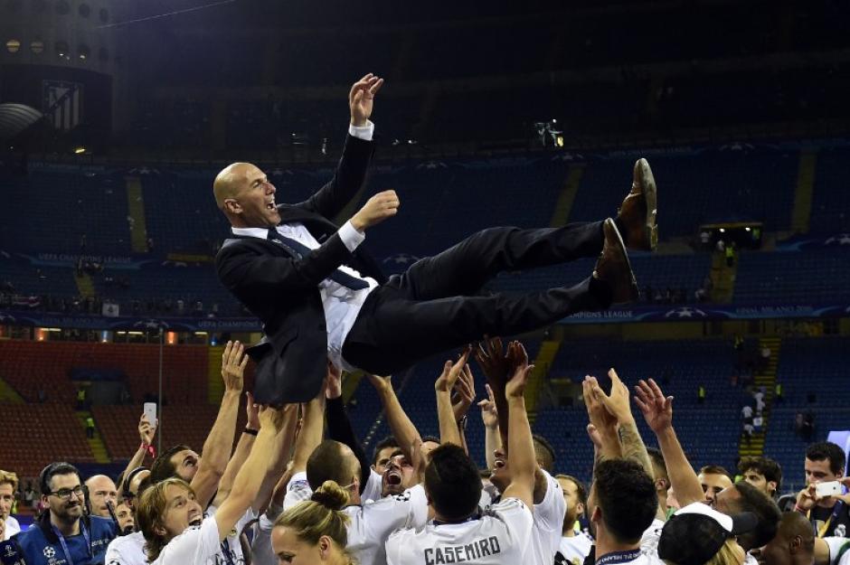Zinedine Zidane es una de las leyendas que tiene un sitio especial en el madridismo. (Foto: AFP)