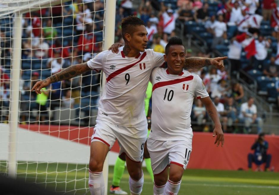 Per&uacute; domin&oacute; a Hait&iacute; pero le cost&oacute; abrir el camino del triunfo. (Foto: AFP)