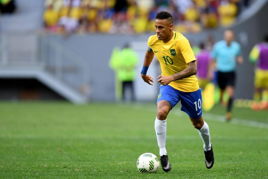 Neymar no quiso salir de Brasil en 2005 (Foto: AFP)