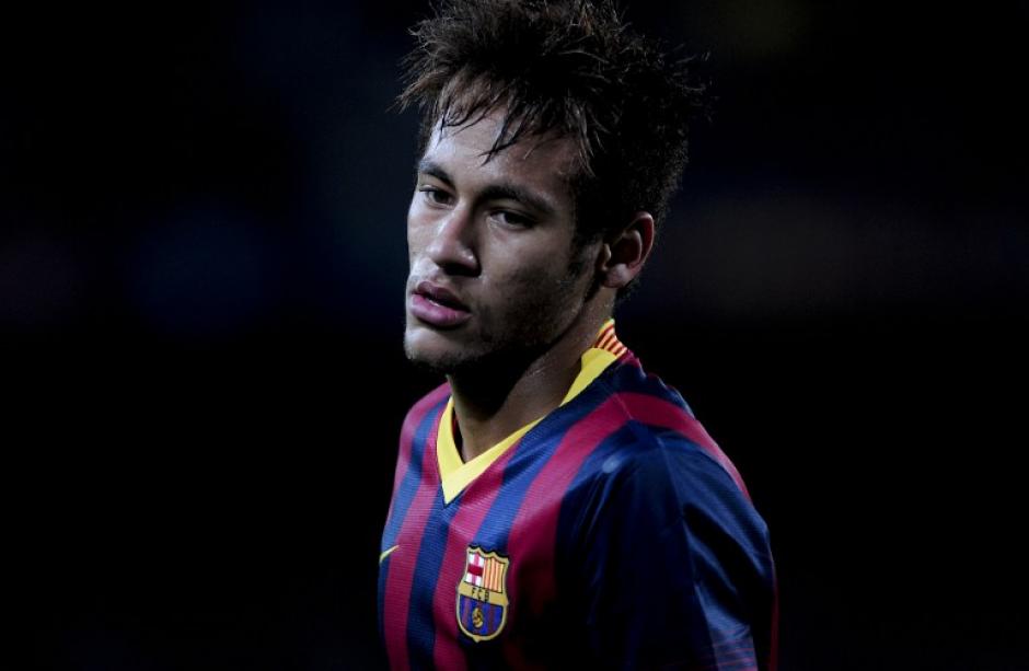 Neymar y su contrato con el FC Barcelona otra vez en el ojo del hurac&aacute;n. (AFP)