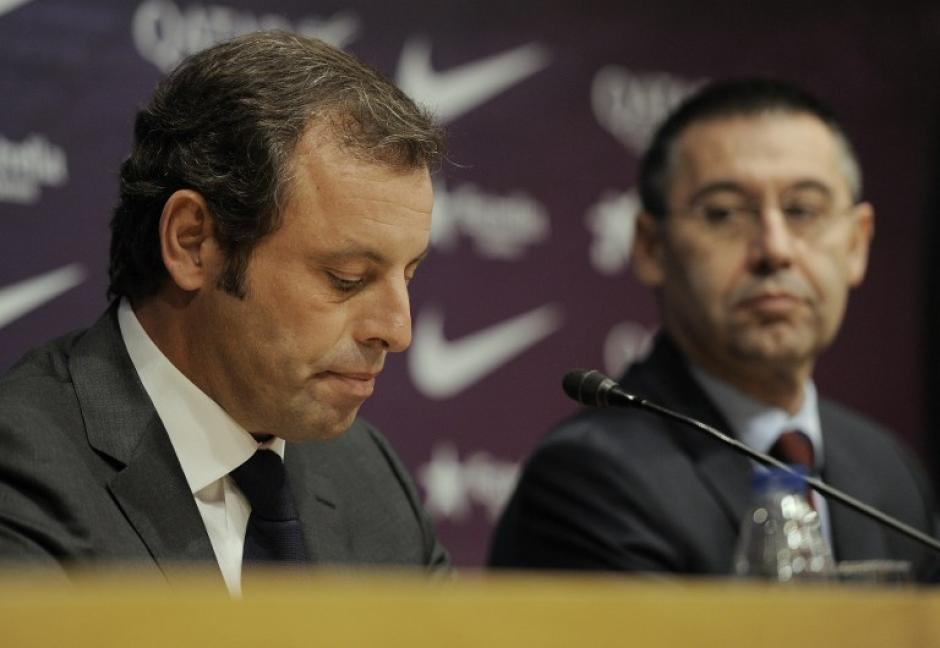 Bartomeu (al fondo) podría quedar excento de culpas en el "Caso Neymar", mientras Rosell (al frente) sería el único implicado. (Foto: AFP)