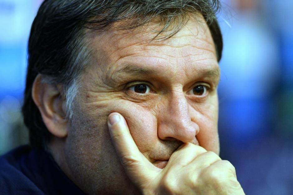 Gerardo Martino fue expulsado en el juego en el que el Barcelona cay&oacute; 3-1 ante la Real Sociedad y perdi&oacute; el liderato de la Liga, ahora los catalanes jugar&aacute;n el domingo ante el Almer&iacute;a sin su t&eacute;cnico. (Foto: AFP)