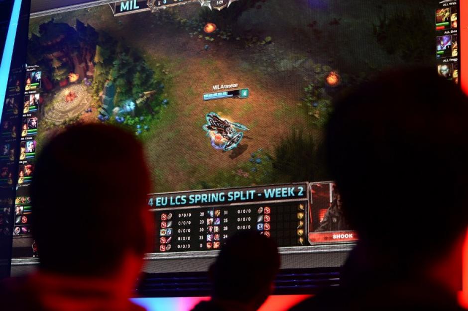 Hay una fiebre por ver jugar a los mejores competidores de "League of Legens" en grandes recintos, como si se tratara de un partido real. &nbsp;(Foto: AFP)