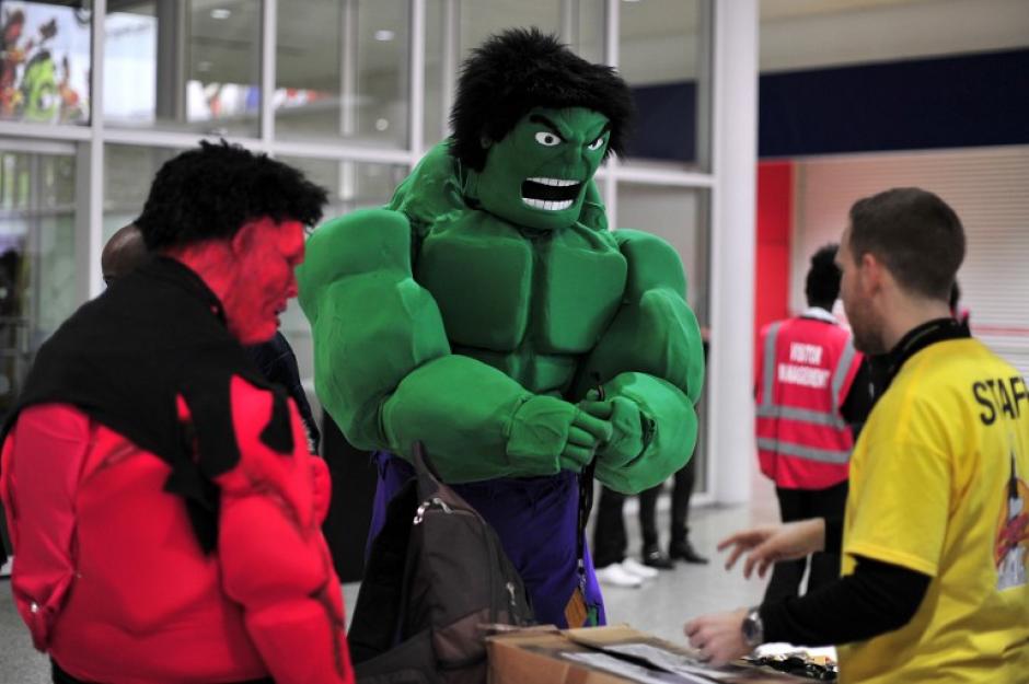 El incre&iacute;ble Hulk tambi&eacute;n estuvo presente en la convenci&oacute;n de comic en Londres. (Foto: AFP)