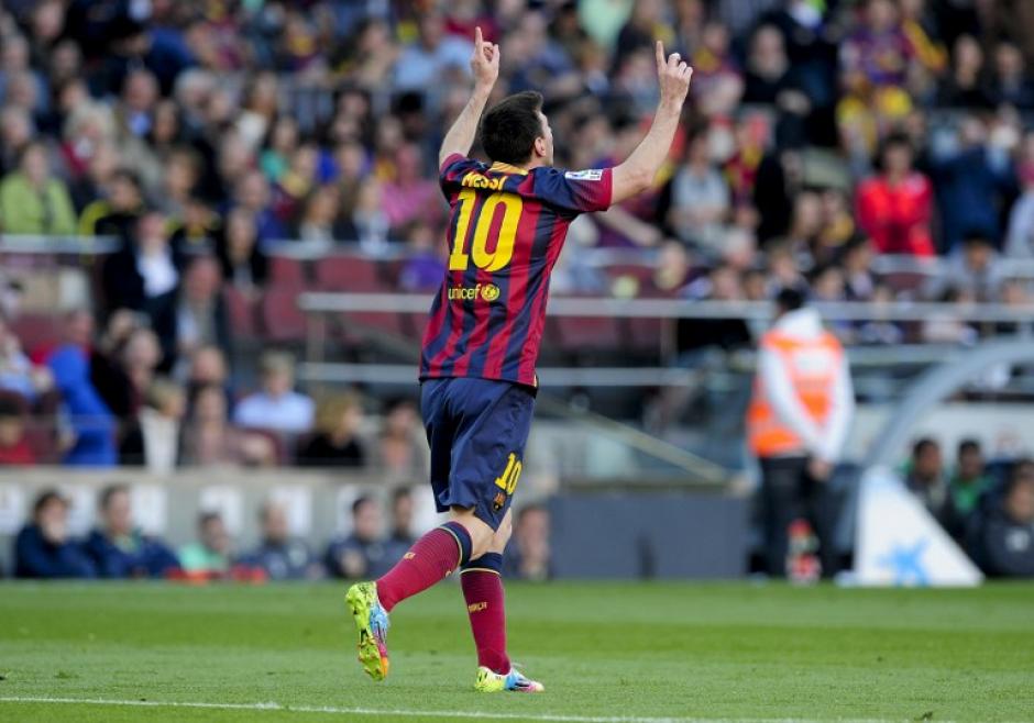 Lionel Messi celebra el gol de penal que anot&oacute; al minuto 14 del primer tiempo para poner adelante al FC Barcelona en el juego contra el Betis. &nbsp;(Foto: AFP)