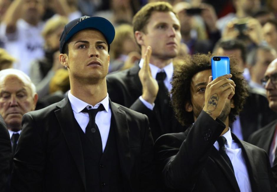 El astro portugu&eacute;s Cristiano Ronaldo sufri&oacute; en las gradas del estadio de Mestalla, pero al final celebr&oacute; el t&iacute;tulo del Real Madrid. (Foto: AFP)