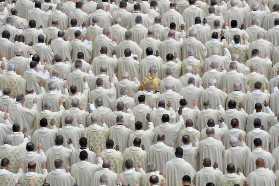 De &eacute;stos 3.420 casos, 884 sacerdotes fueron separados de su condici&oacute;n clerical: 89 en 2004; 84 en 2005; 114 en 2006; 84 en 2007; 68 en 2008; 69 en 2009; 84 en 2010; 143 en 2011; 70 en 2012; y 43 en 2013. (Foto: AFP)